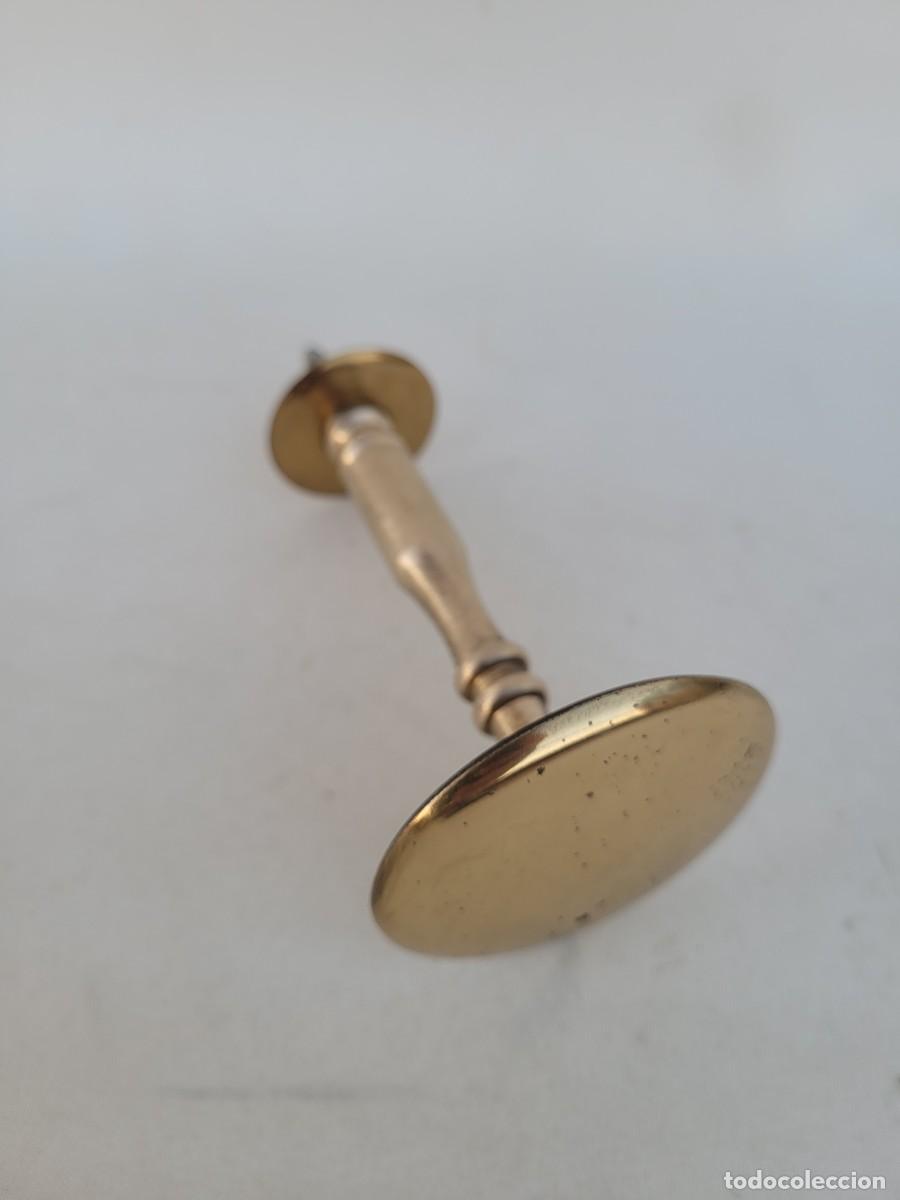 Antig&uuml;edades: Antiguo abrazadera de cortina en bronce - Foto 1
