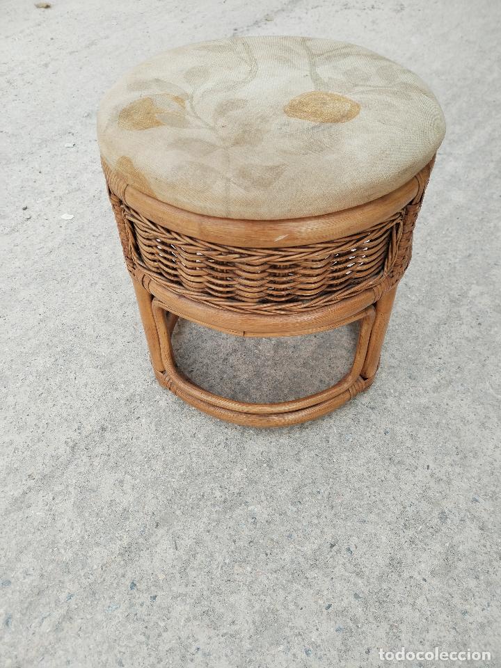 Antig&uuml;edades: taburete de mimbre - Foto 4