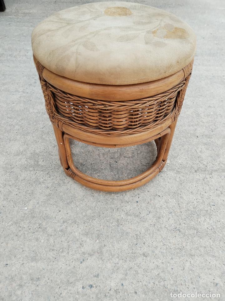 Antig&uuml;edades: taburete de mimbre - Foto 1