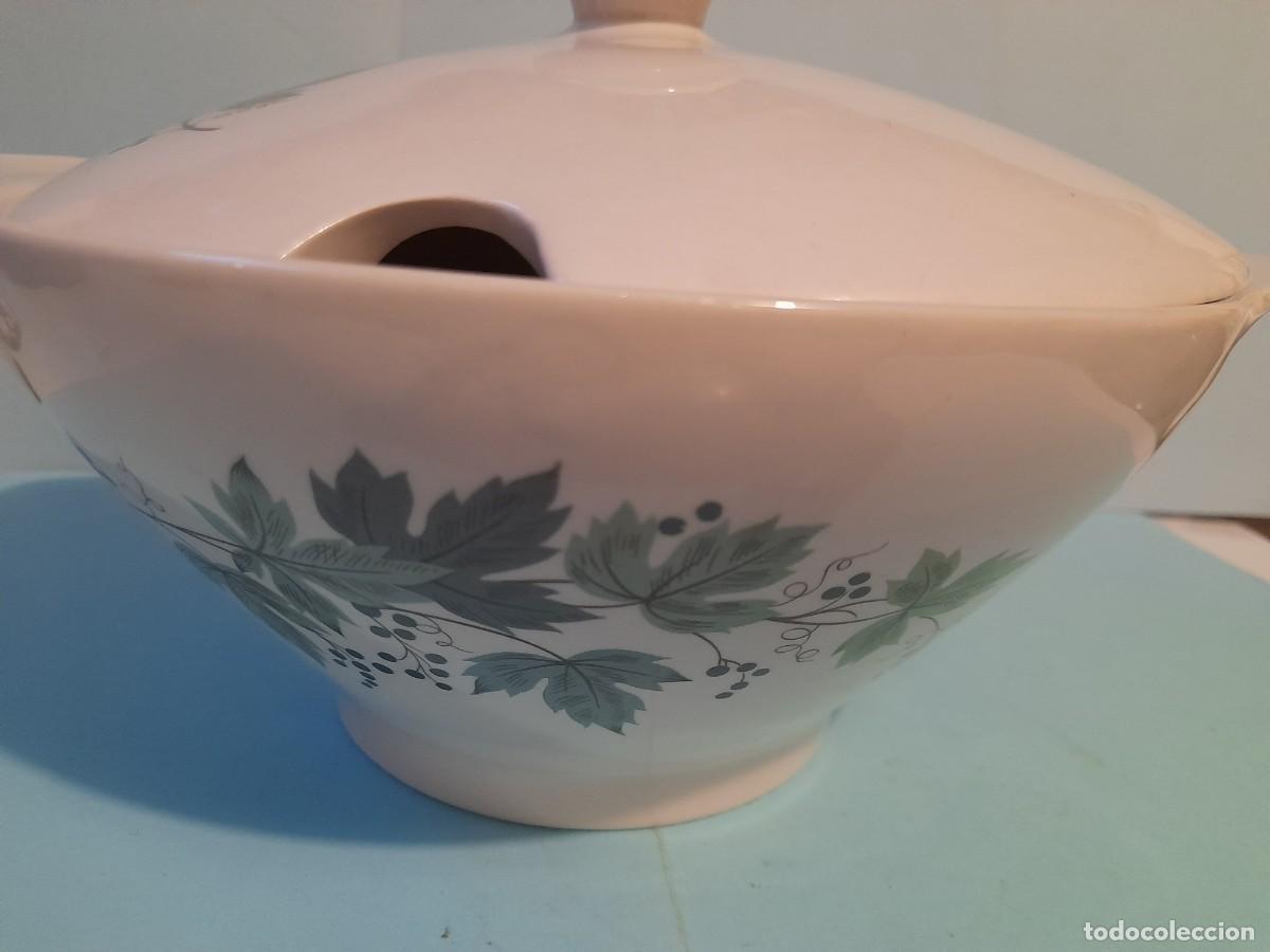 Oggetti Antichi: Sopera blanca hojas verdes ROYAL CHINA VIGO.