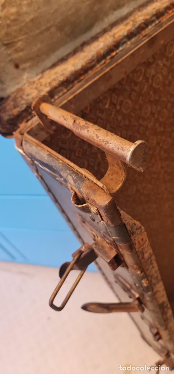 Antig&uuml;edades: Ba&uacute;l antiguo de viaje - Foto 6