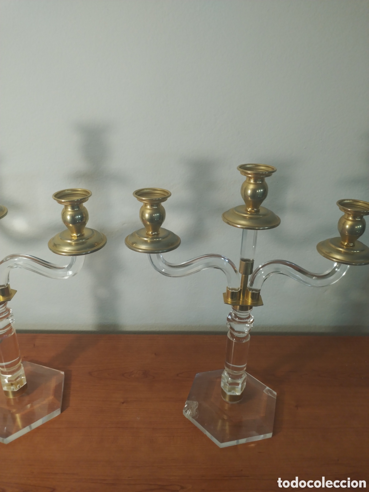 Antig&uuml;edades: Pareja de candelabros de metacrilato - Foto 4