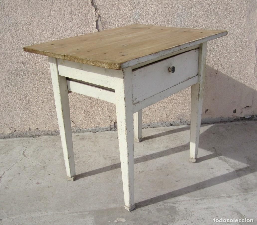 Antig&uuml;edades: Mesa tocinera antigua con cajon - Foto 4