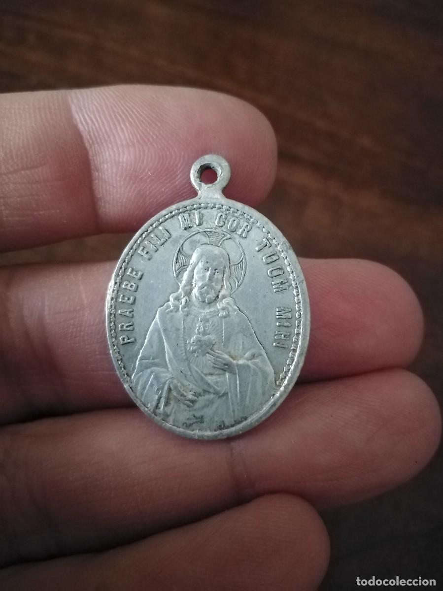 Antig&uuml;edades: 3 medallas distintas. - Foto 2