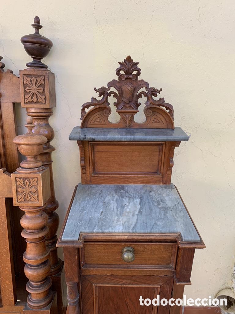 Antig&uuml;edades: Cama y mesa de noche madera - Foto 4