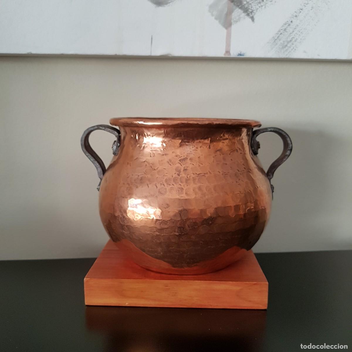 Antig&uuml;edades: OLLA PEROL DE COBRE CON ASAS DE HIERRO. - Foto 1