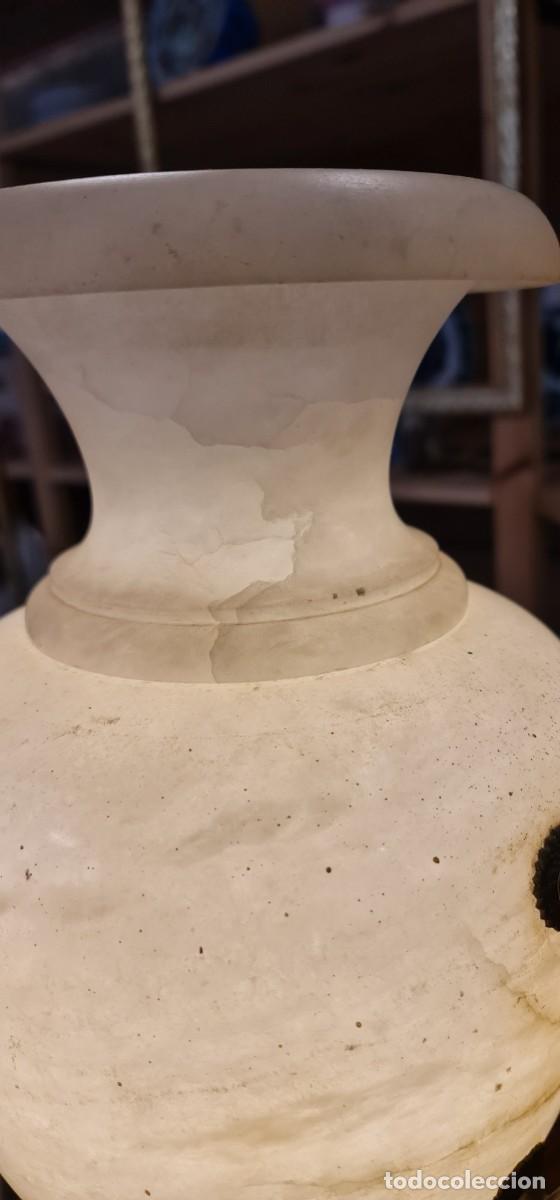 Antig&uuml;edades: L&aacute;mpara de mesa de alabastro y lat&oacute;n - Foto 5