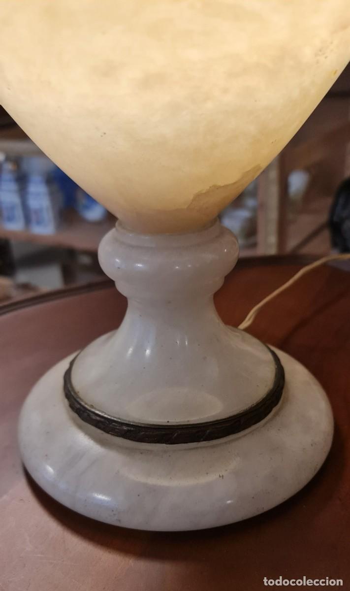 Antig&uuml;edades: L&aacute;mpara de mesa de alabastro y lat&oacute;n - Foto 6