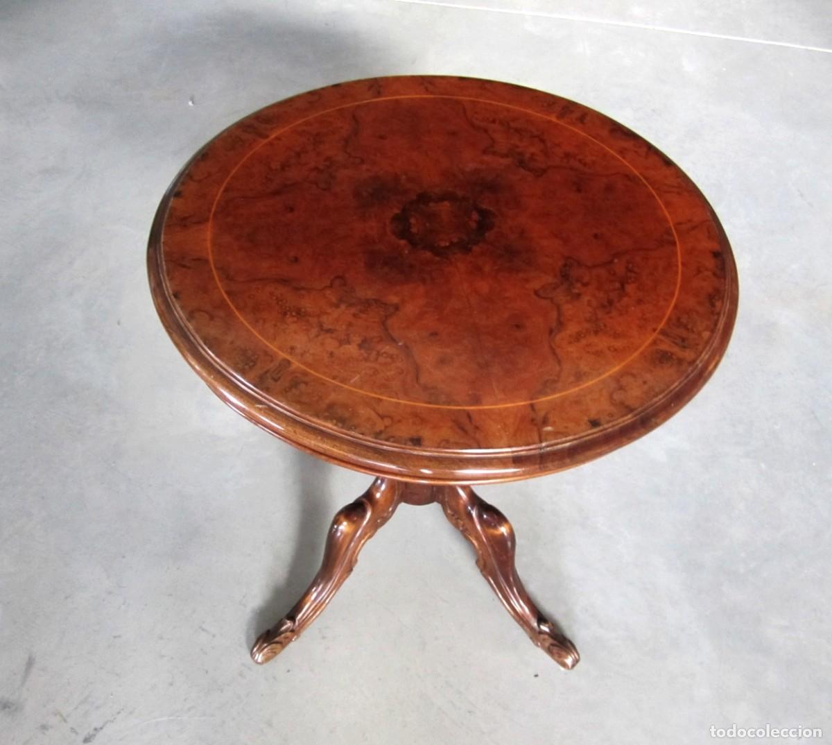 Antig&uuml;edades: Mesa velador en madera de nogal - Foto 2