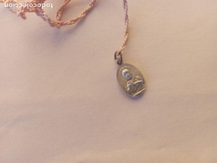 Antig&uuml;edades: DIMINUTA MEDALLA VIRGEN. - Foto 2