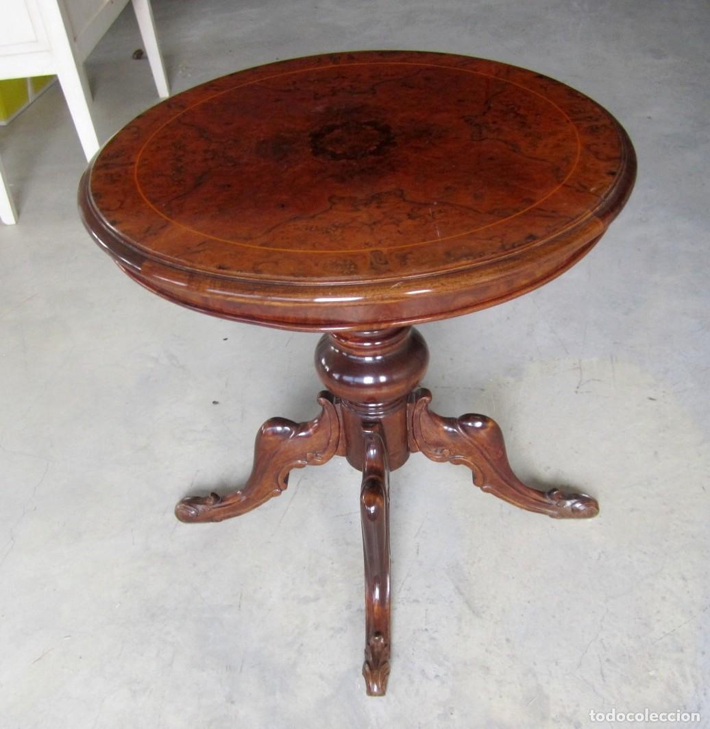 Antig&uuml;edades: Mesa velador en madera de nogal - Foto 3