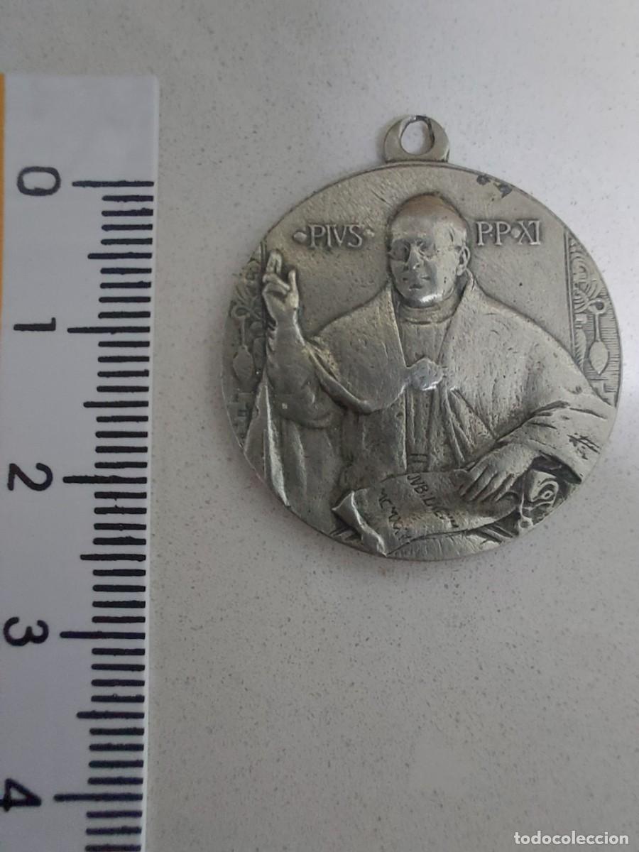 Antig&uuml;edades: Antigua medalla Pio XI - Foto 3