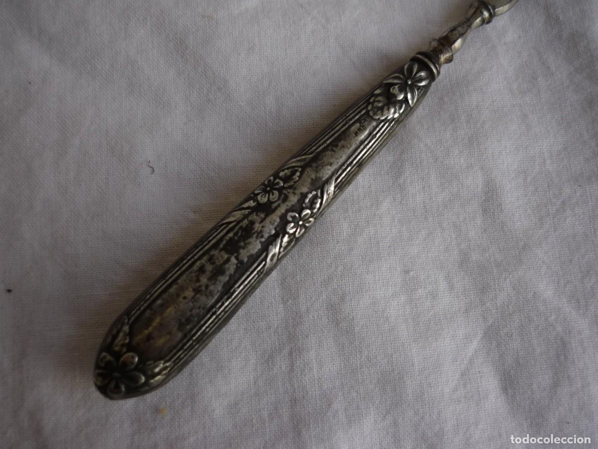 Antig&uuml;edades: Herramienta para el cuidado de las u&ntilde;as, mango de plata - Foto 2