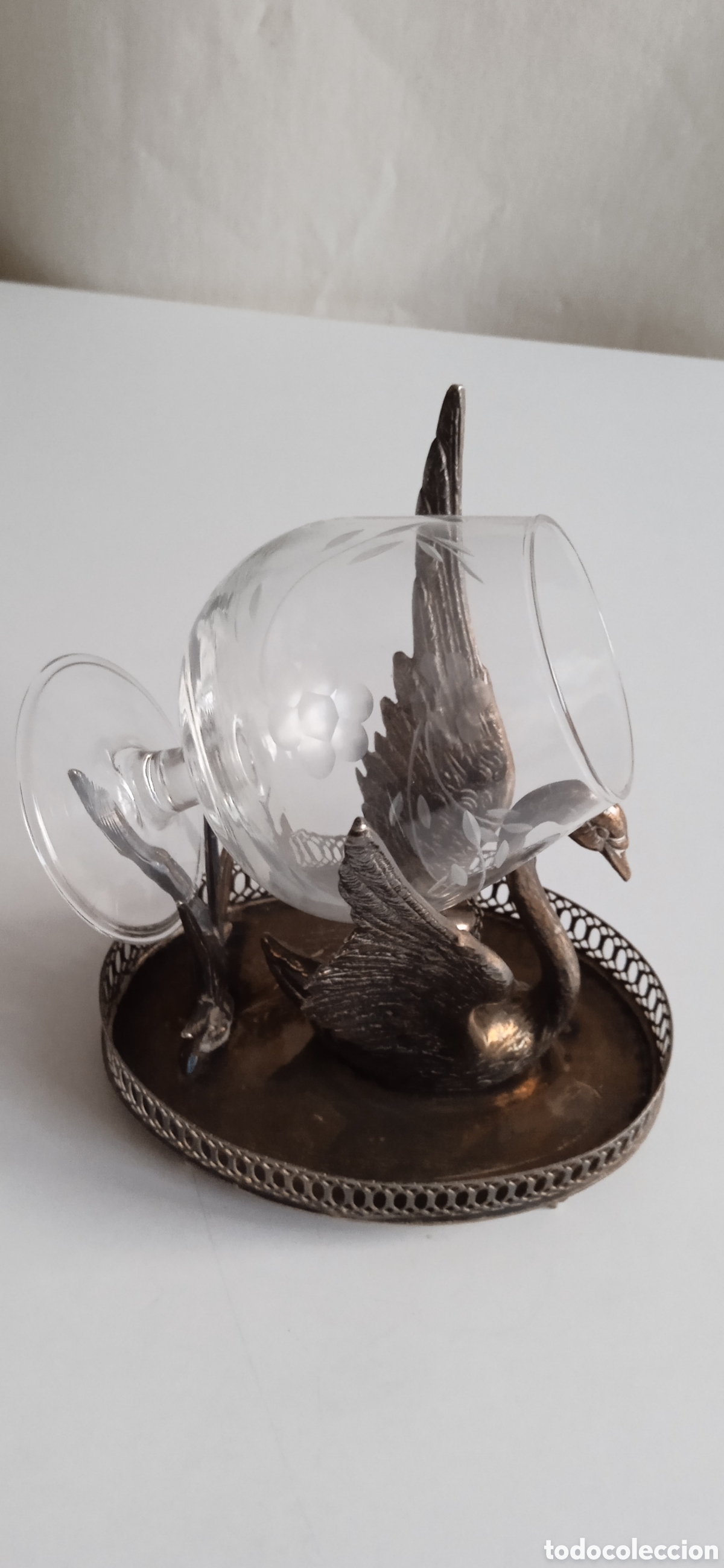 Antiquit&eacute;s: Calienta copas forma de cisne en metal plateado.