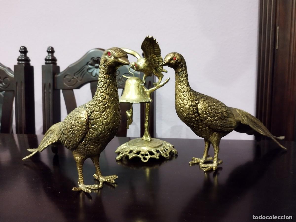 Antig&uuml;edades: ANTIGUO CONJUNTO DE P&Aacute;JAROS EN BRONCE CON CAMPANA - Foto 1