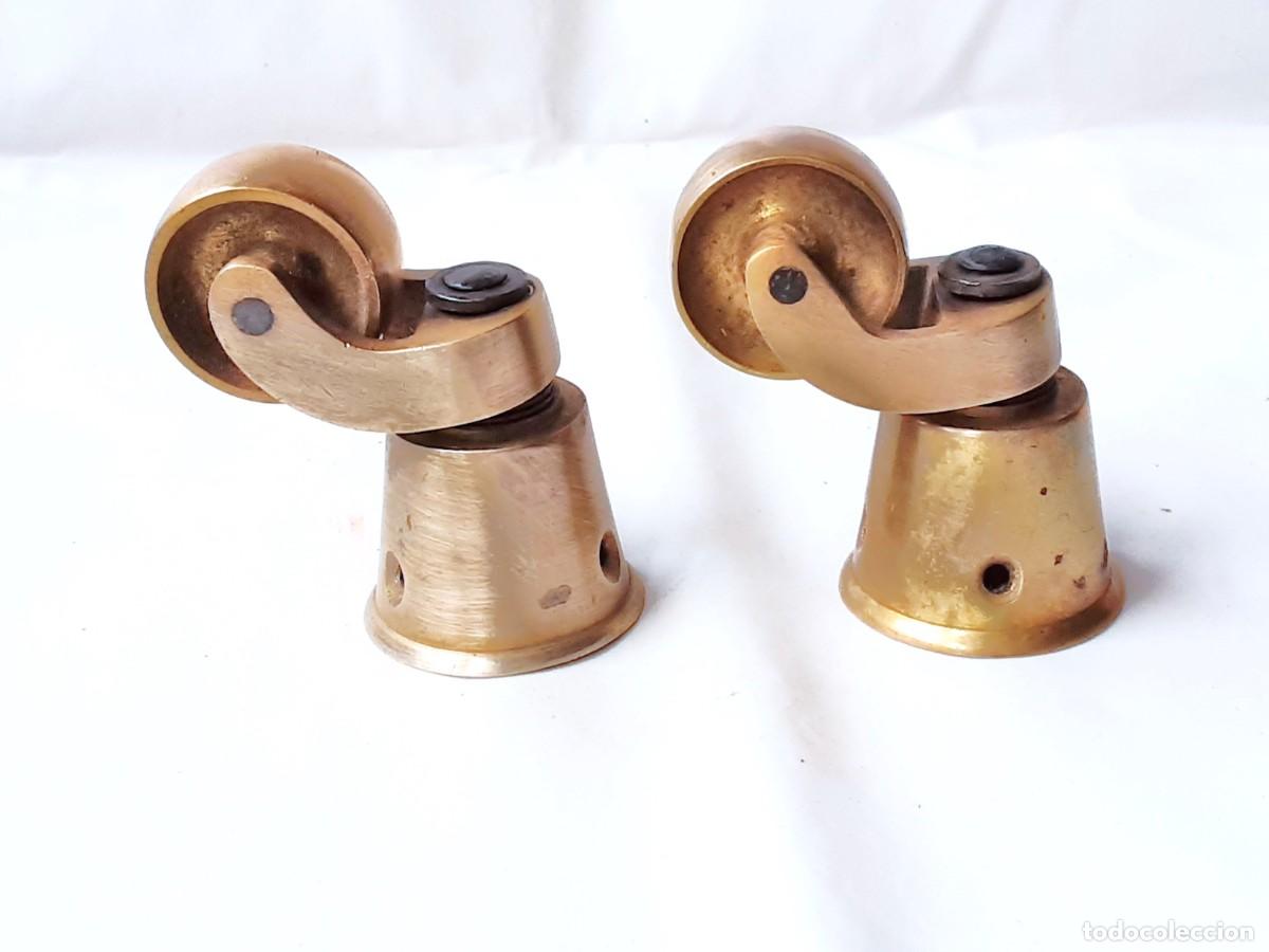 Antig&uuml;edades: RUEDAS DE SILL&Oacute;N LAT&Oacute;N BRONCE - Foto 7