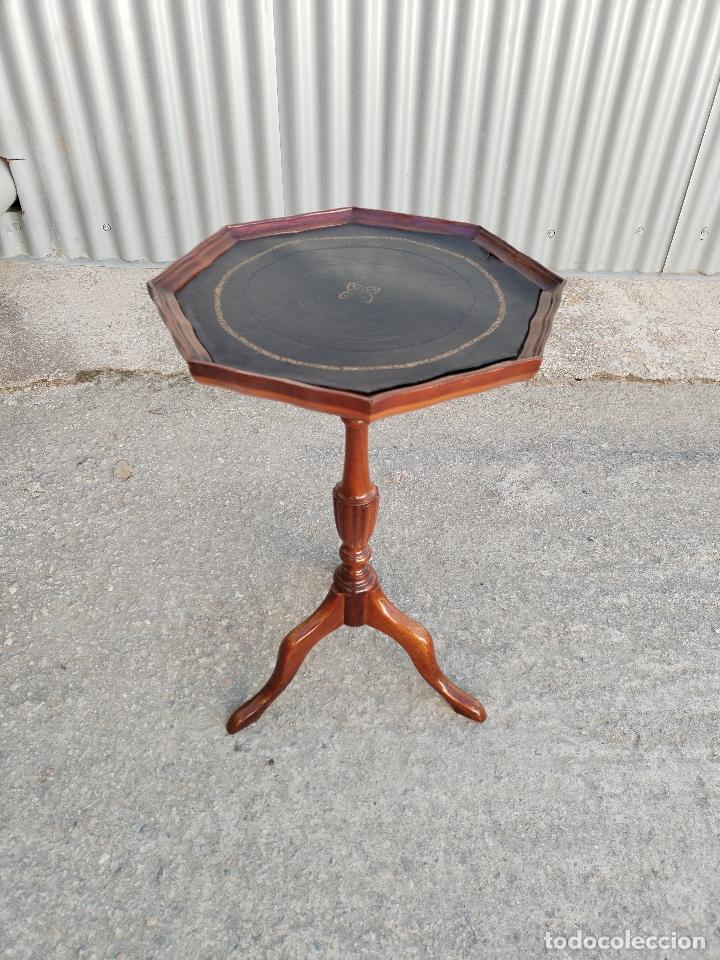 Antig&uuml;edades: mesita velador - Foto 1
