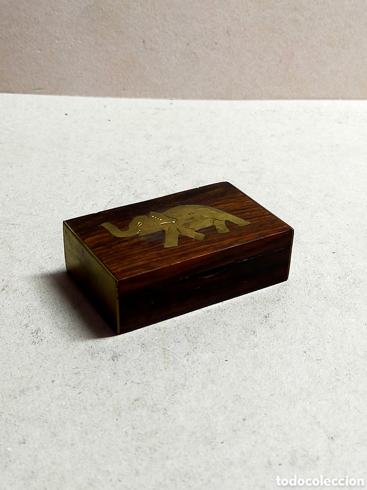 Antig&uuml;edades: CAJA CAJITA DE MADERA CON INCRUSTACION DE LATON, ELEFANTE. RECTANGULAR. - Foto 2