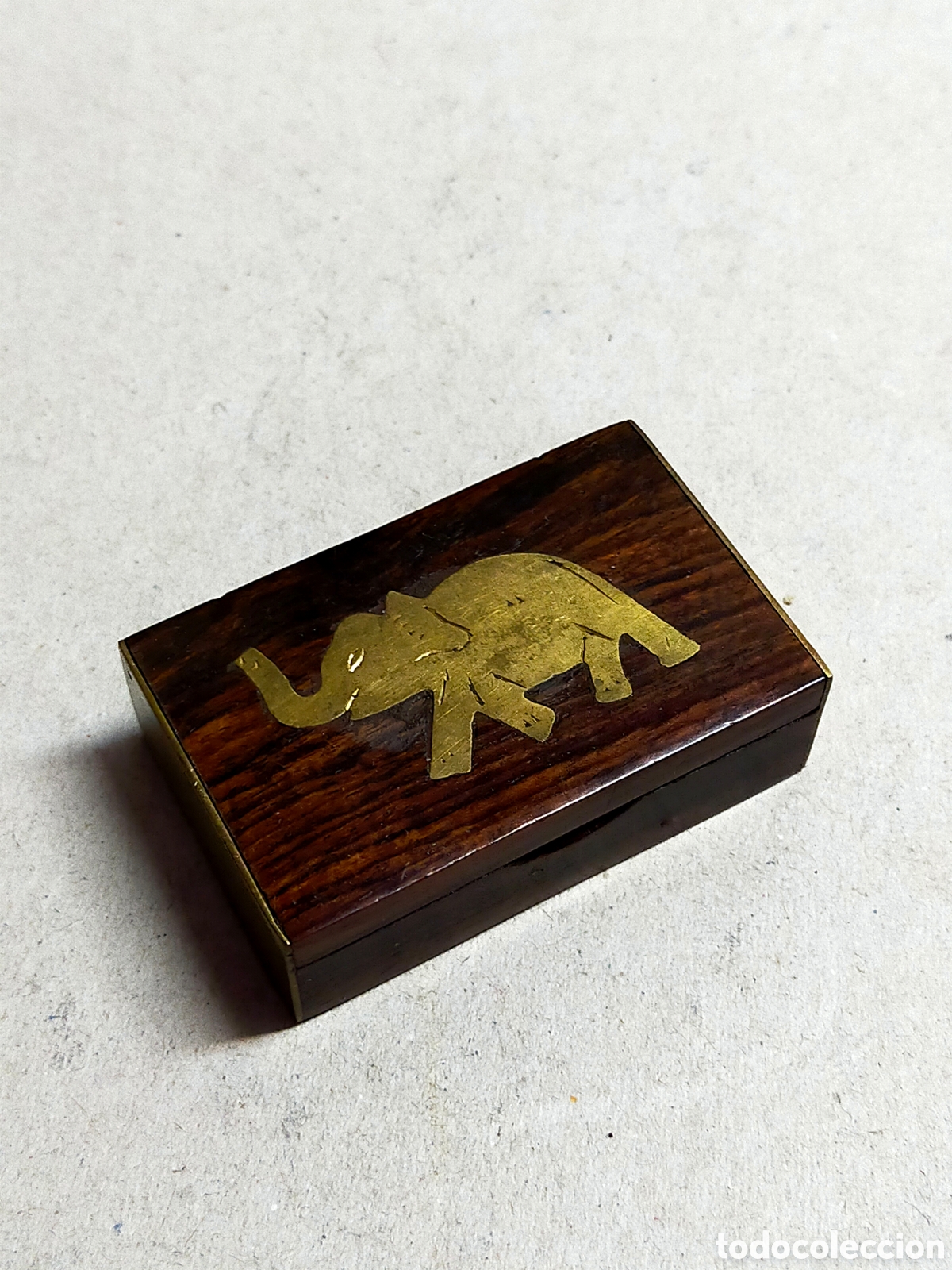 Antig&uuml;edades: CAJA CAJITA DE MADERA CON INCRUSTACION DE LATON, ELEFANTE. RECTANGULAR. - Foto 1