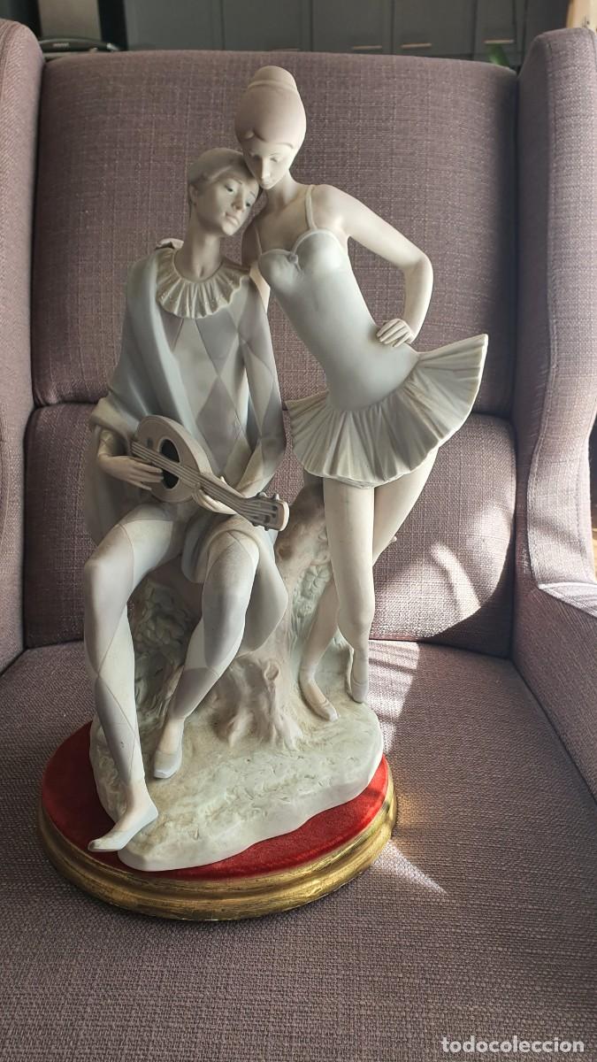 Antig&uuml;edades: Arlequin con mandolina y bailarina. Lladr&oacute; - Foto 1