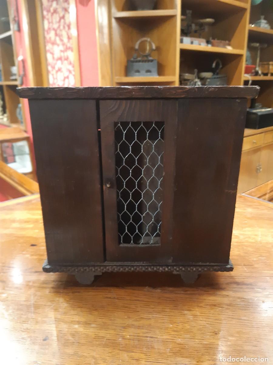 Antig&uuml;edades: ARMARITO DE MUESTRA DE EBANISTA - Foto 1