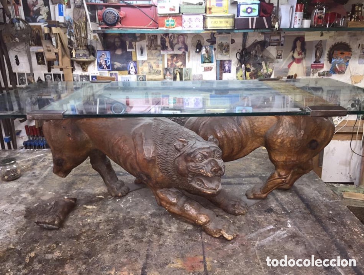 Antig&uuml;edades: Mesa baja LEONES en madera tallada - Foto 1