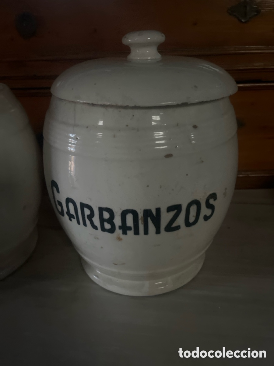 Antig&uuml;edades: Pareja de tarros de Manises - Foto 2
