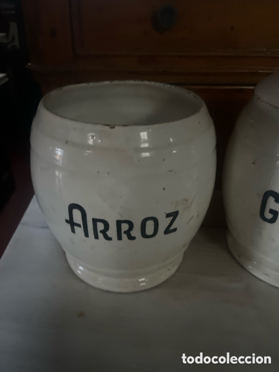 Antig&uuml;edades: Pareja de tarros de Manises - Foto 3