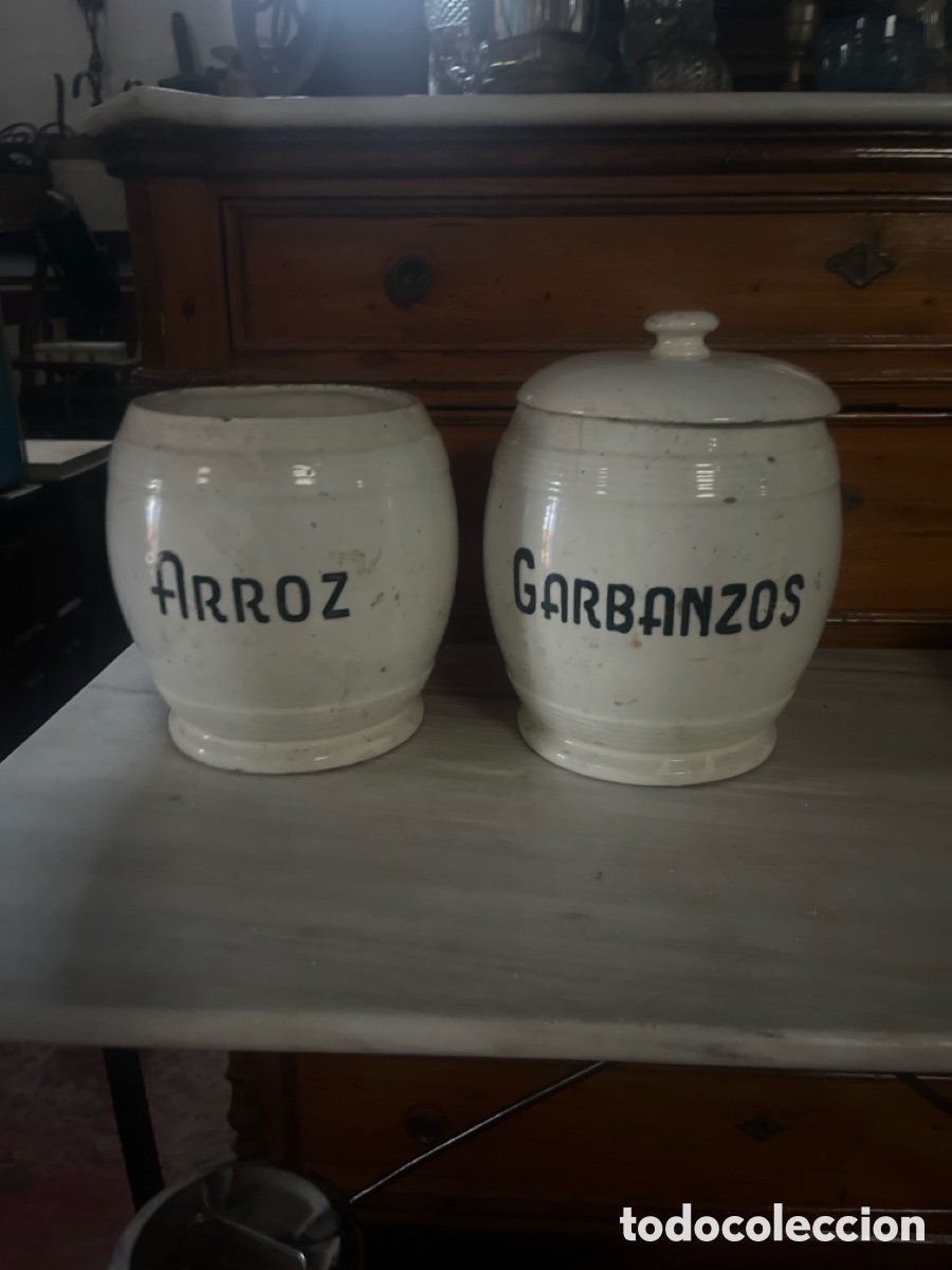 Antig&uuml;edades: Pareja de tarros de Manises - Foto 1