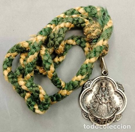 Antig&uuml;edades: VIRGEN DEL ROC&Iacute;O CON CORD&Oacute;N MEDALLA-1388 - Foto 1