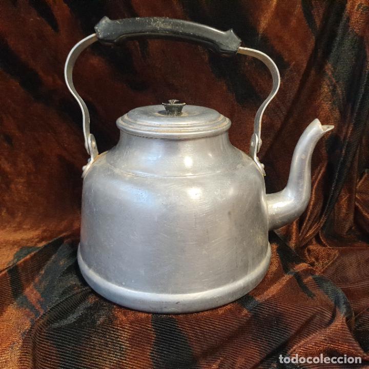 Antig&uuml;edades: ANTIGUA TETERA-CAFETERA DE ALUMINIO - Foto 1