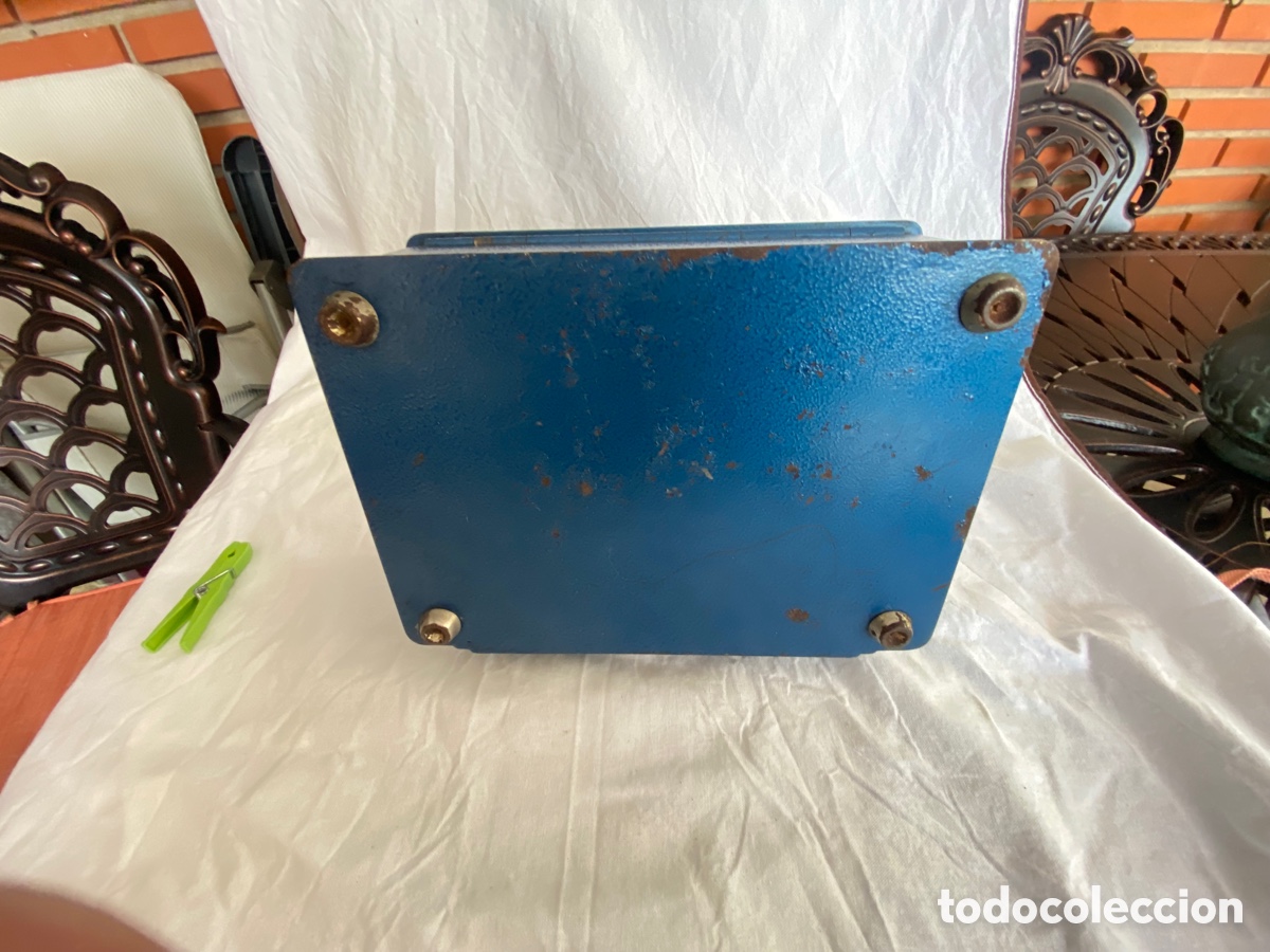 Antig&uuml;edades: Caja de caudales con clave y llave funciona perfectamente - Foto 4