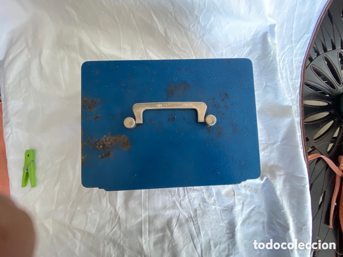Antig&uuml;edades: Caja de caudales con clave y llave funciona perfectamente - Foto 8