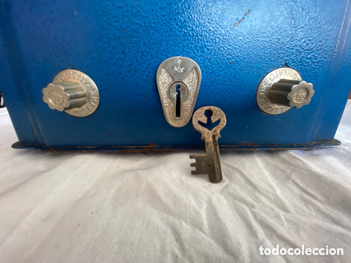 Antig&uuml;edades: Caja de caudales con clave y llave funciona perfectamente - Foto 12