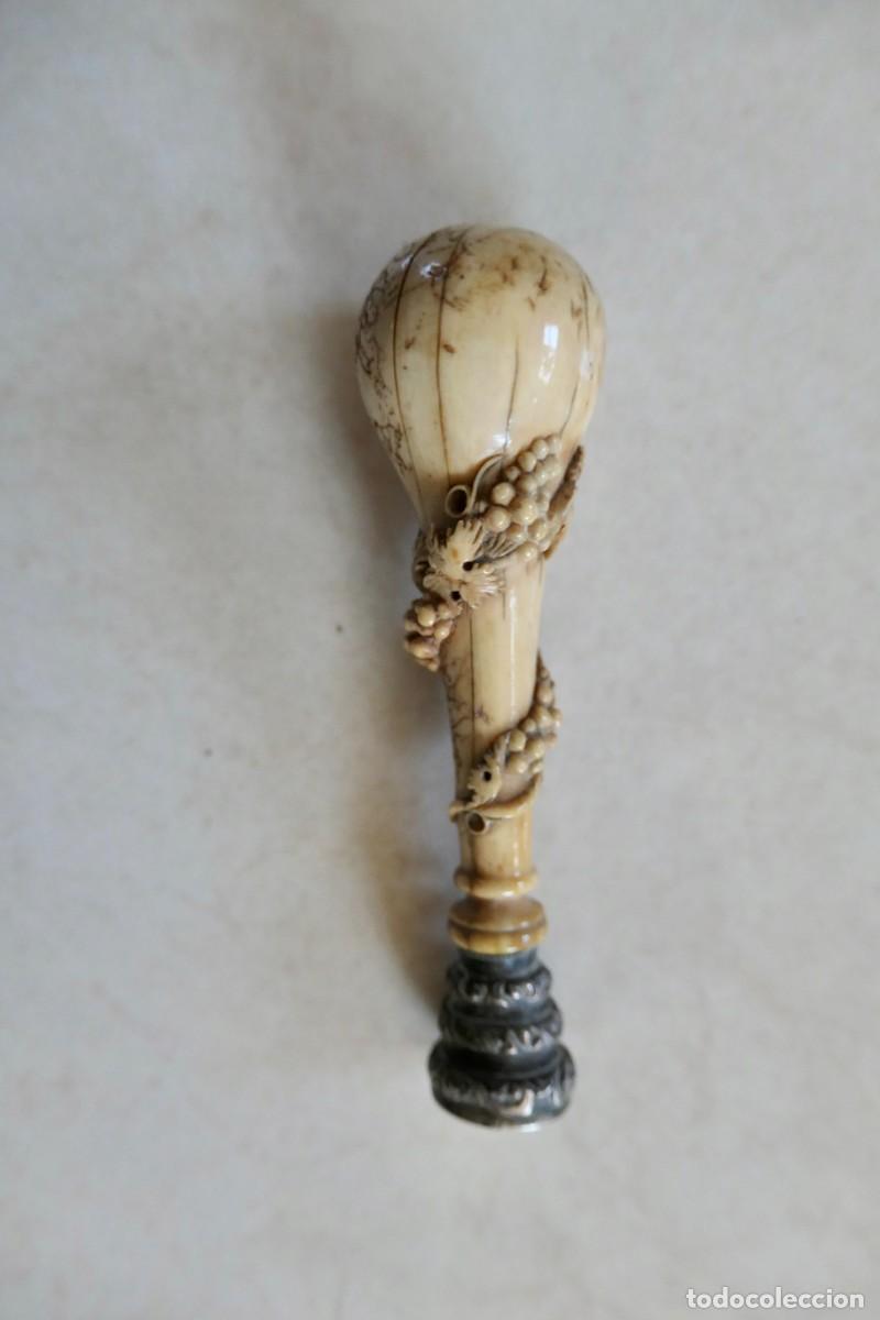 Antig&uuml;edades: ELEGANTE SELLO DE HUESO Y PLATA-7,8 CM