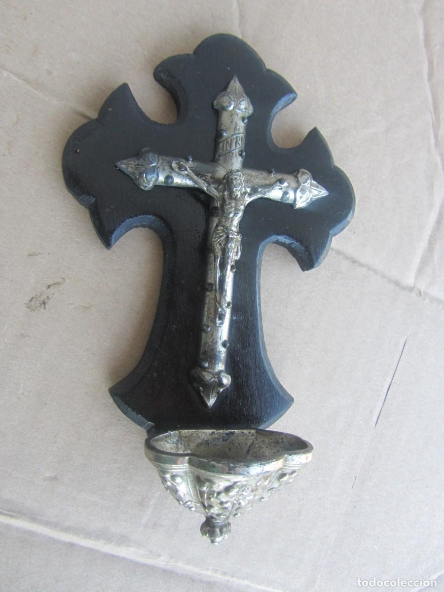 Antig&uuml;edades: Antigua benditera madera y metal 18cm - Foto 8