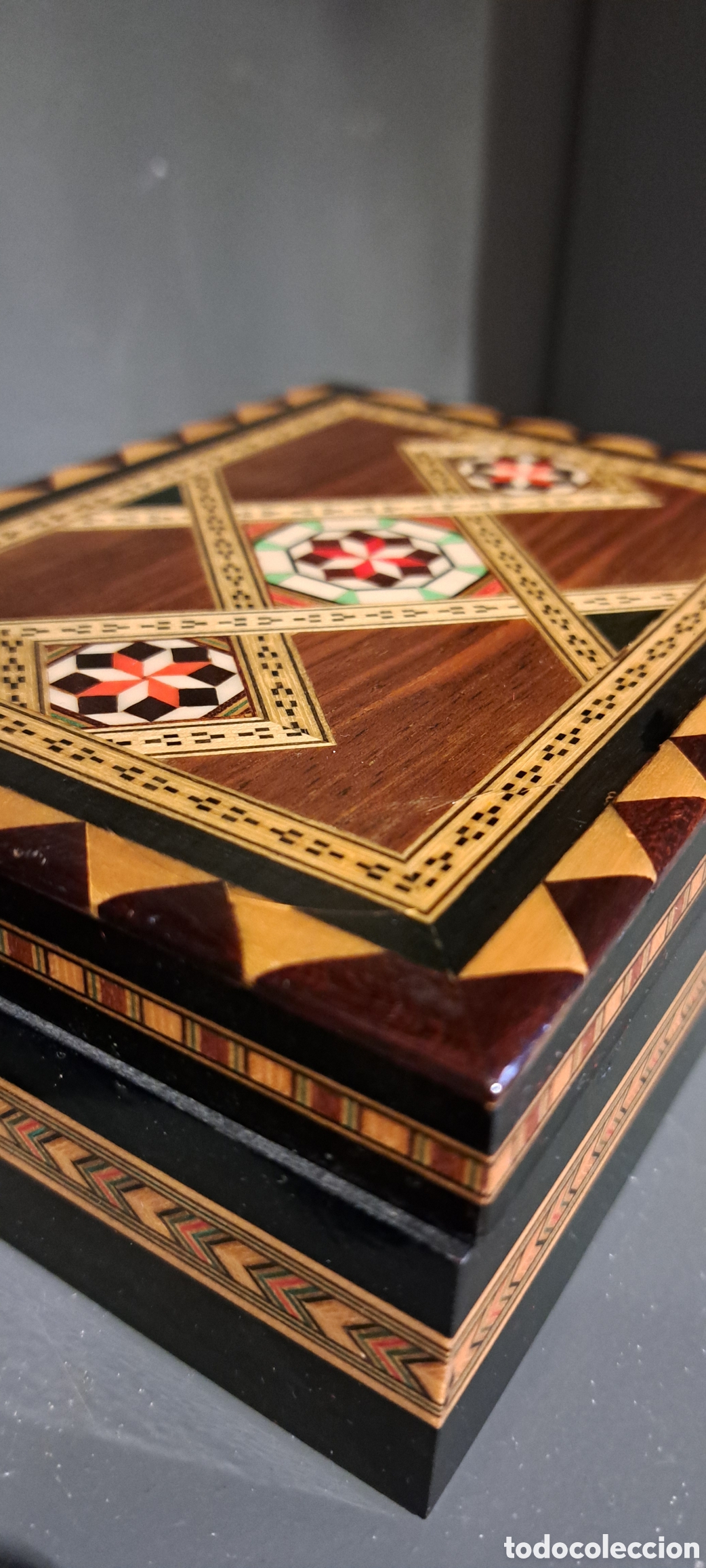Antig&uuml;edades: Caja marqueter&iacute;a Granada - Foto 1