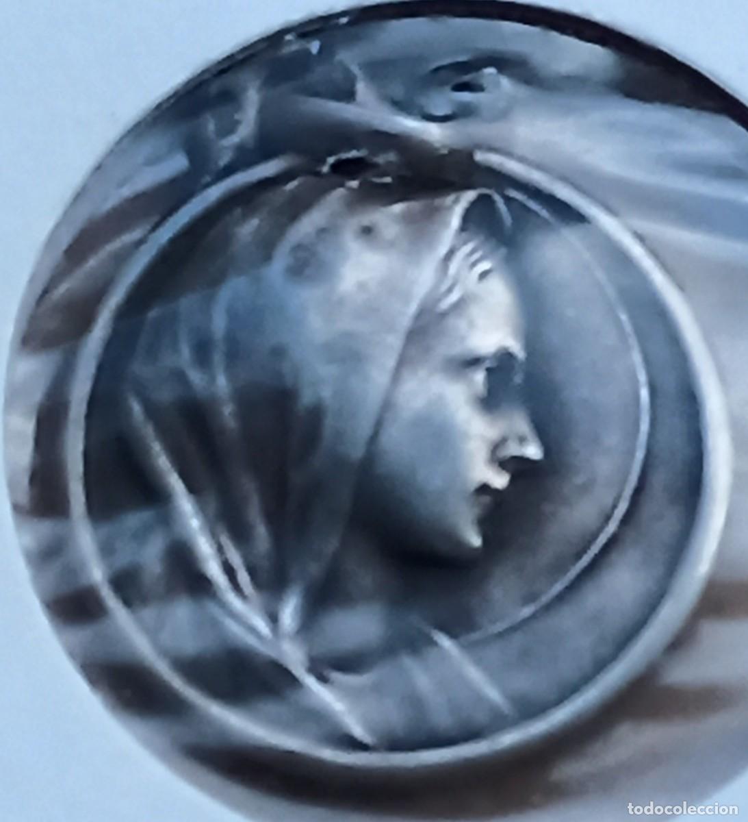 Antig&uuml;edades: Medalla Virgen de Lourdes - Foto 1