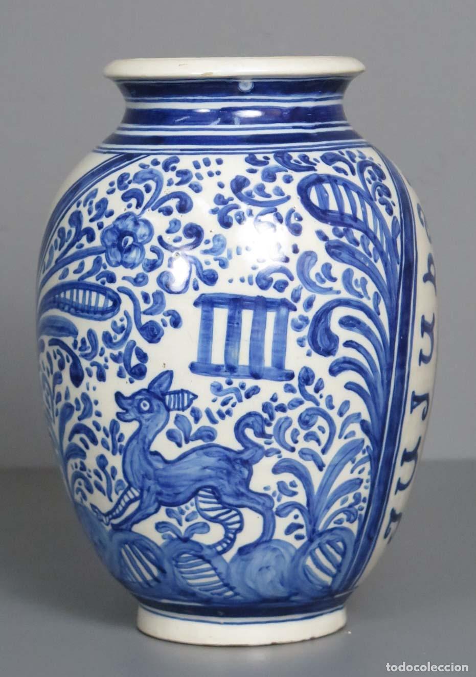 Sold at Auction: Paragüero realizado en cerámica de Ruiz de Luna  representando caballero en caballo. Talavera.