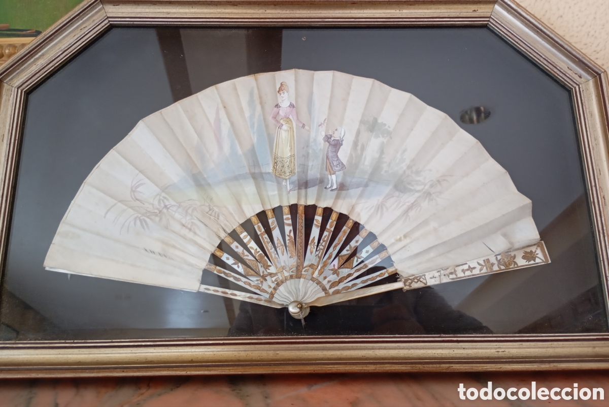 Antig&uuml;edades: Antiguo abanico en abaniquera de madera - Foto 4