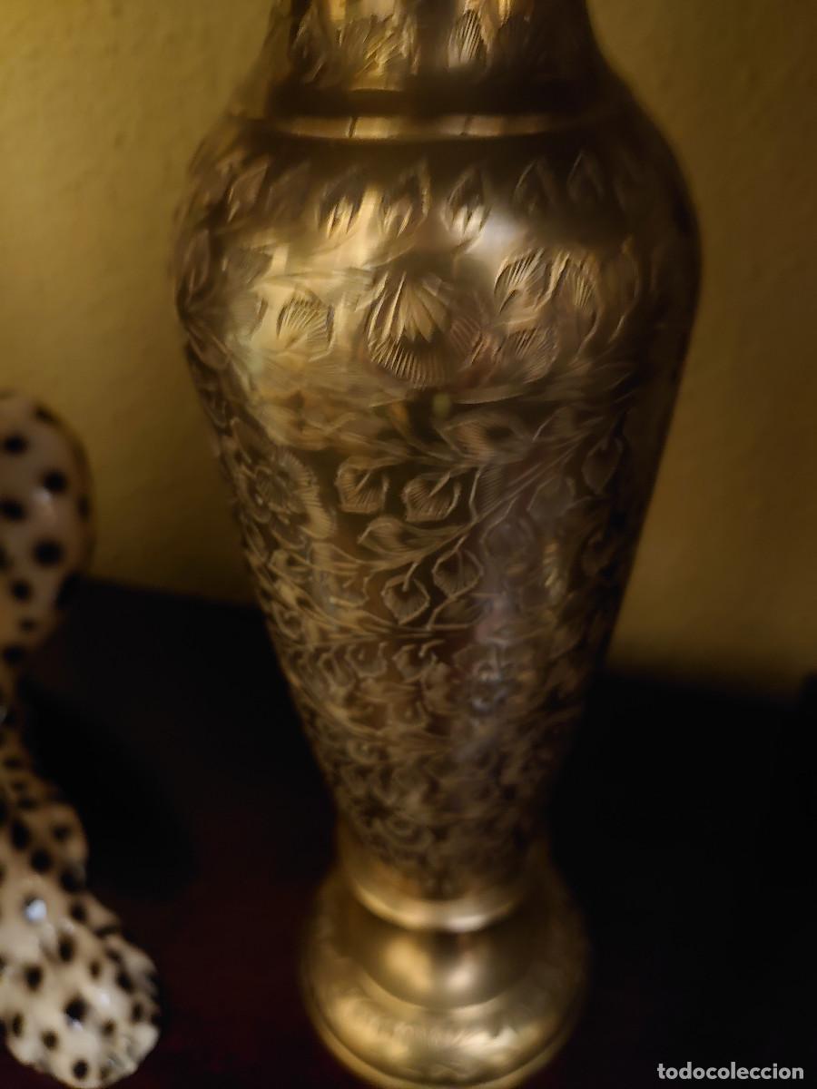 Antig&uuml;edades: Jarr&oacute;n de bronce con dibujo floral - Foto 2