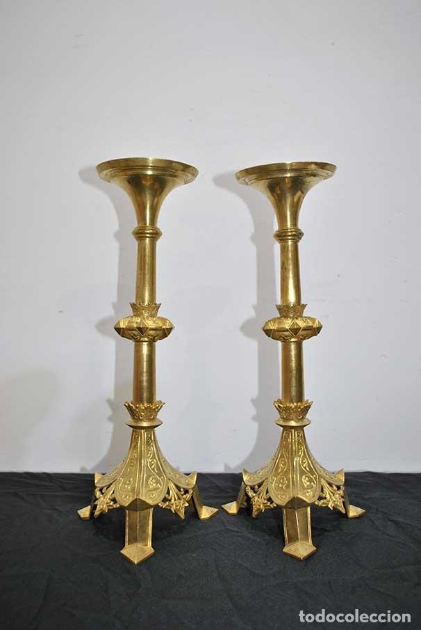 Antig&uuml;edades: PAREJA DE HACHEROS DE BRONCE DORADO - Foto 3