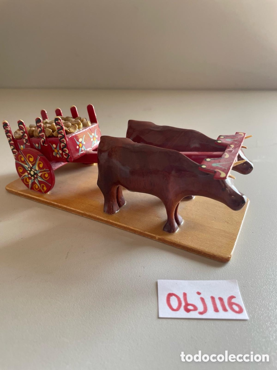 Antig&uuml;edades: Carro de madera y toro pintado a mano - Foto 3