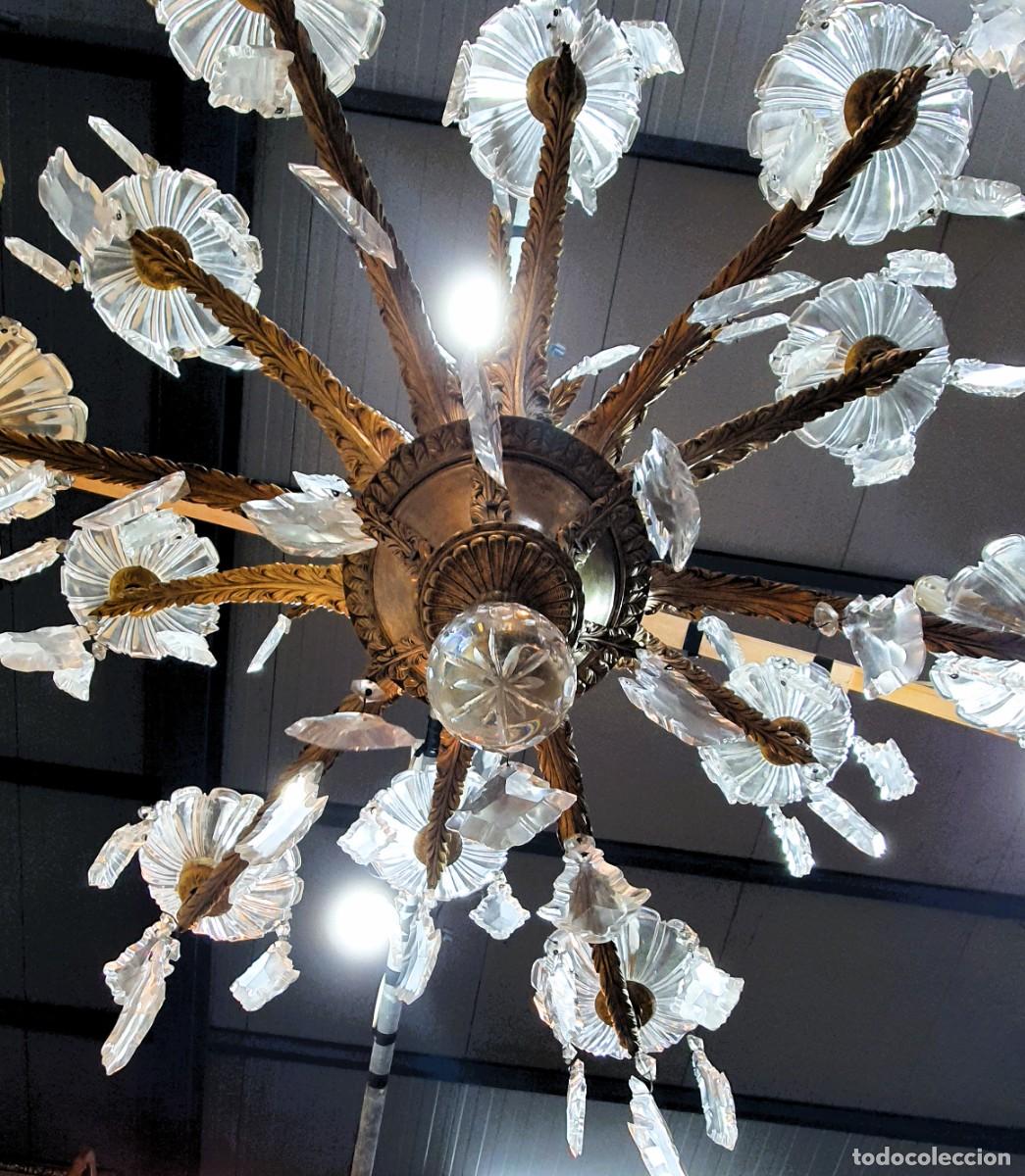 Antig&uuml;edades: Lampara antigua de bronce y cristal - Foto 4