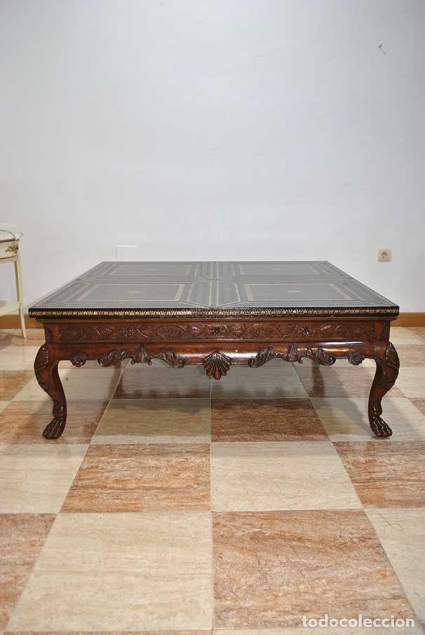Antig&uuml;edades: MESA DE CENTRO TALLADA CON TABLERO DE CUERO - Foto 1