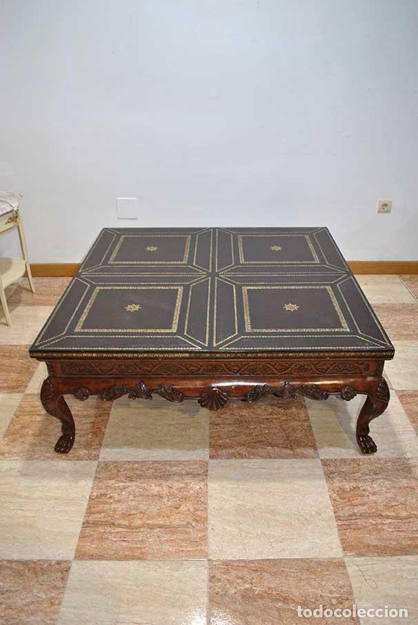 Antig&uuml;edades: MESA DE CENTRO TALLADA CON TABLERO DE CUERO - Foto 4