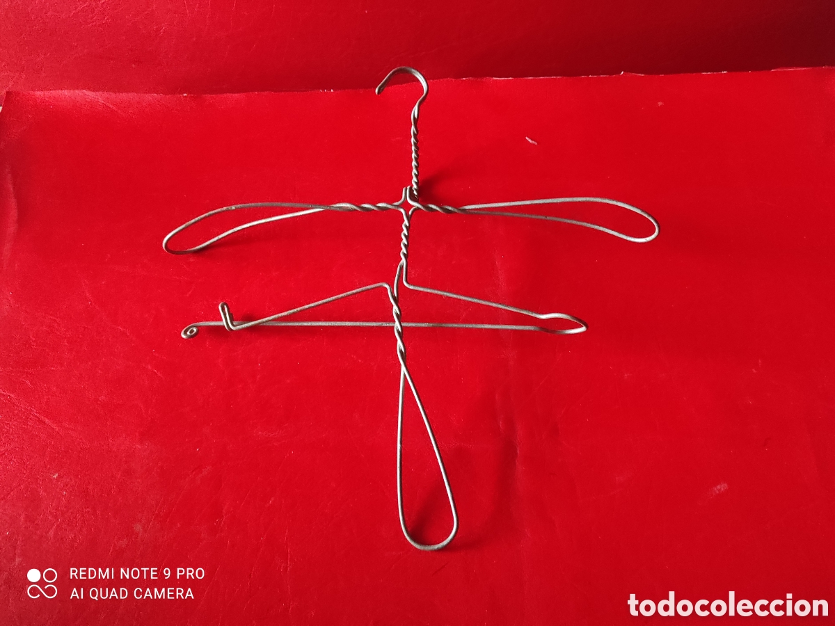 Antig&uuml;edades: Lote de 6 perchas met&aacute;licas - Foto 3
