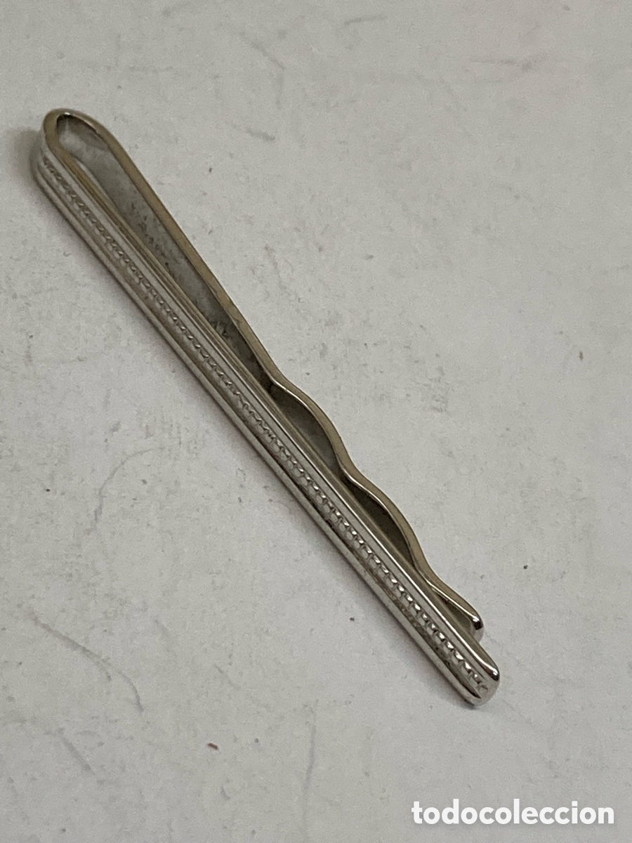 Antig&uuml;edades: Pasa corbata de plata B40 - Foto 1