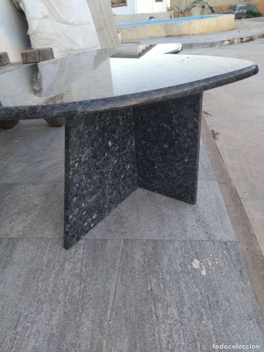 Antig&uuml;edades: Juego de 2 mesas de centro de m&aacute;rmol negro. - Foto 17