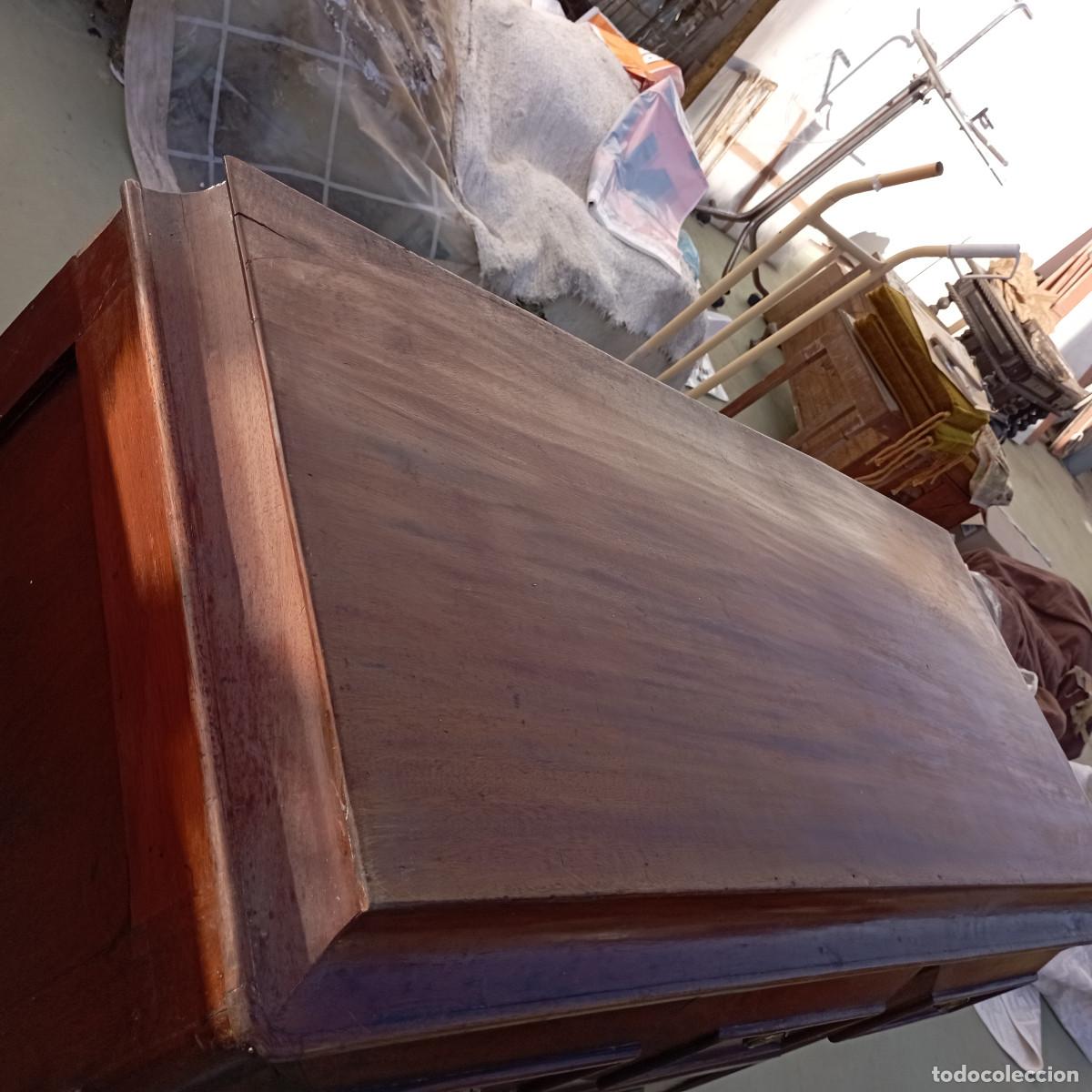 Antig&uuml;edades: comoda de caoba antigua - Foto 4